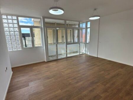 Appartamento 2+1+2 in vendita presso la Procura di Tirana