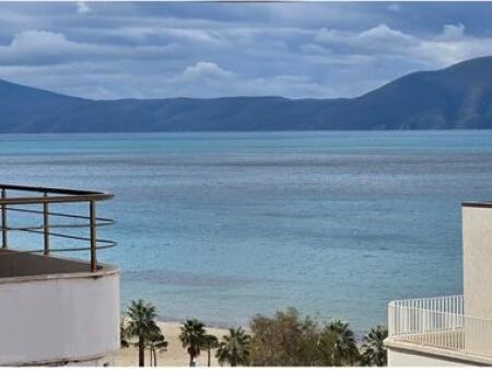 Apartment 2+1+2 for sale on Lungomare