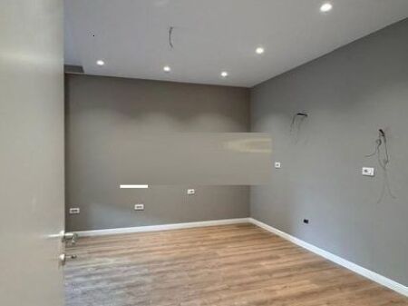 Shitet apartament 1+1 ne Kompleksin Xheluks, Rruga e Elbasanit!