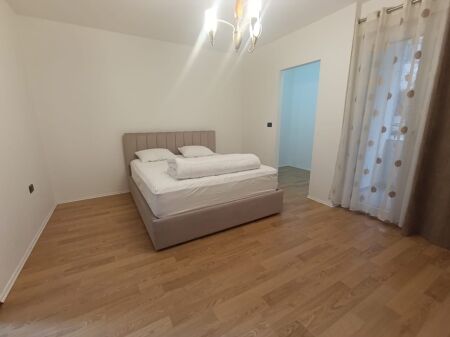 APARTAMENT ME QIRA 1+1+2 DEPO PRANE SHKOLLES SE BALETIT !