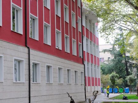 Ambjent zyre me qira tek Rtsh!