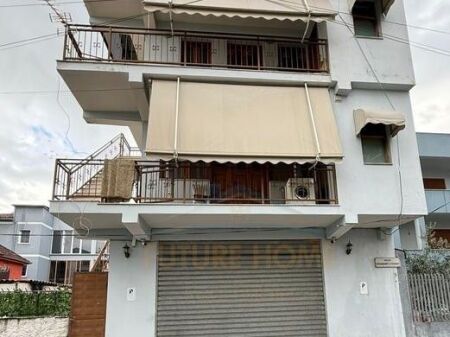 Shitet Godine 3-kateshe,Ish Fusha e Aviacionit.