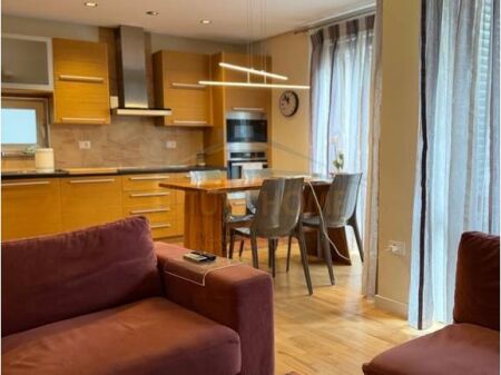 Appartamento 2+1 in vendita, Liceo Partizani, Selvia