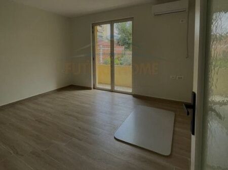 Qira, Ambient Biznesi, Rruga e Durrësit,Tiranë