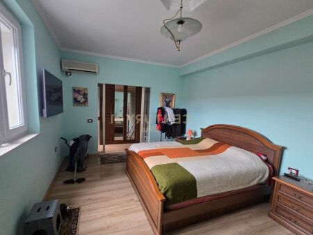 Apartament 2+1+2+Post Parkimi Në Shitje në Irfan Tomini, Tiranë