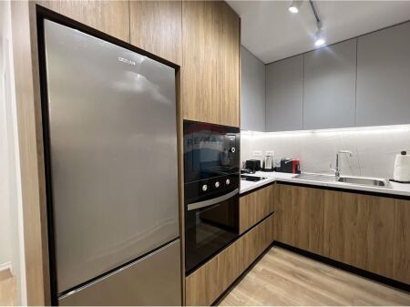 Duplex Luksoz 2+1+2 Per Qira Ne Qender