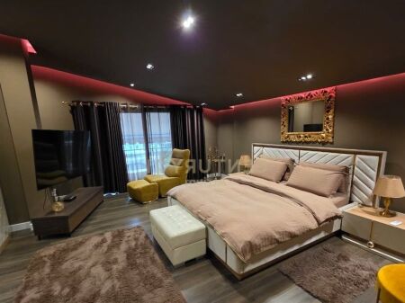 JEPET ME QIRA VILE 3 KATESHE TEK VILAT AMERIKANE!