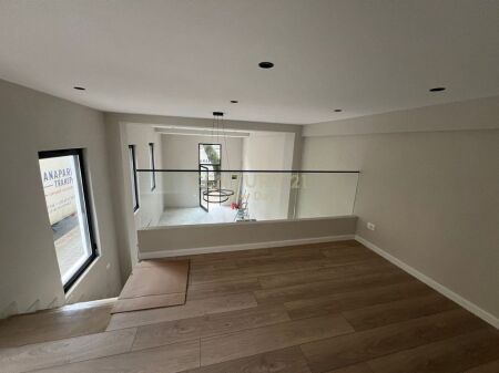 LOCALE COMMERCIALE IN AFFITTO VICINO ALLA PIAZZA PRANVERA.