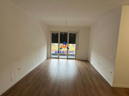 APPARTAMENTO IN AFFITTO  GARAGE PARCHEGGIO VIA 5 MAJI 850.000 LEK