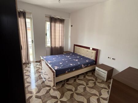 Apartament me qera 2+1tek liqeni thate