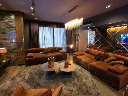 JEPET ME QIRA VILE 3 KATESHE TEK VILAT AMERIKANE!