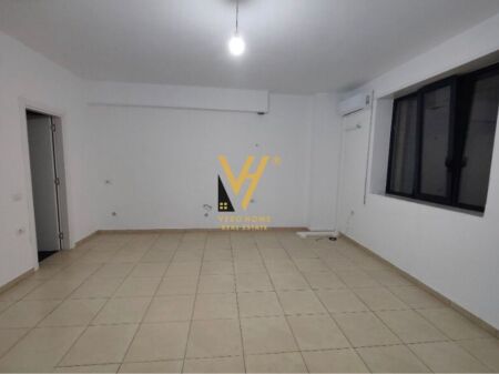 UFFICIO 38 M2 IN AFFITTO A SIRI KODRA 35.000 LEKE