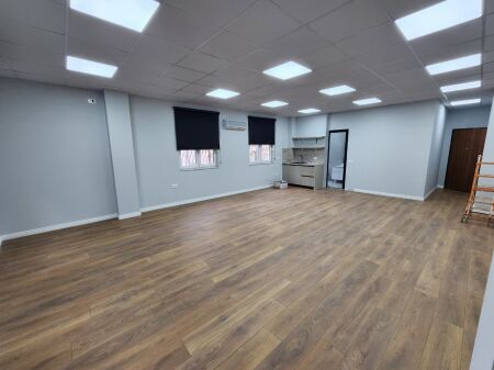 ZYRË ME Qira 110 m2( kati 2) 📍Qendër/ Përballë Toptanit Open Space / 100 E Re🔥 1.100 Euro