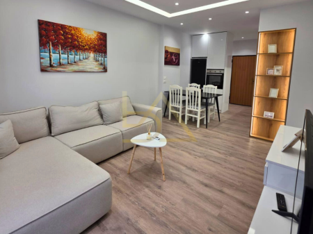 Shitet Apartament  – Durrës, Plazh (Lagjja 13), pranë Hotel Adriatik