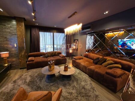 JEPET ME QIRA VILE 3 KATESHE TEK VILAT AMERIKANE!