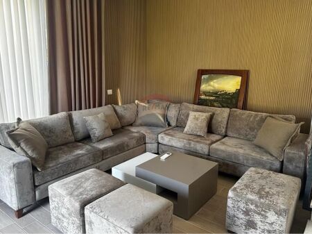 Vilë për Shitje Pranë Gjirit të Lalëzit