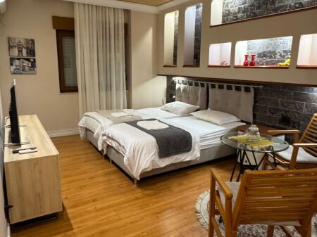 2 appartamenti per airbnb nel centro vicino a 9 kateshet