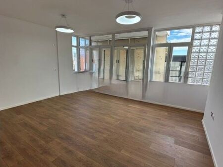 Procura di Tirana - Vendesi 2+1+2 Moderno 218.000 €