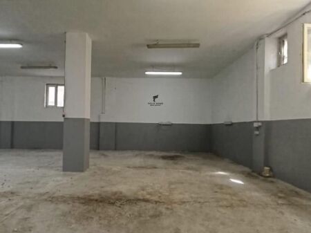 MAGAZINE ME QERA 179 M2 21 DHJETORI 90.000 LEKE