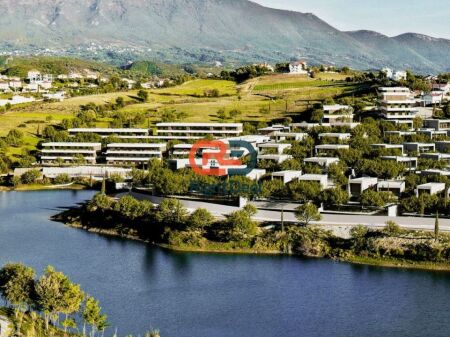 Tek Residenca Farka Front Lake Shitet Apartament 1+1 Me Oborr!!