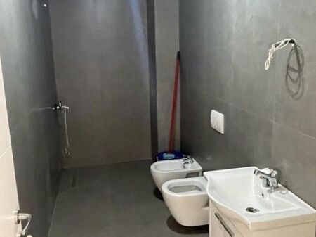 Shitet 1+1 tek kompleksi Emerald (5MAJI)
