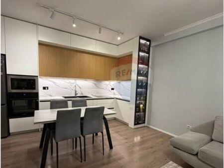 Apartament 1+1 me qira ,Liqeni i Thate.