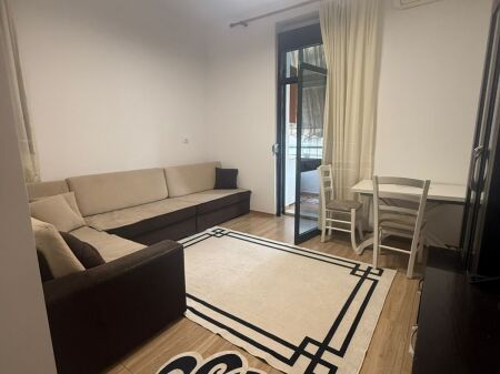 Via Durazzo Affittasi Appartamento 2+1