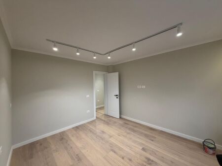 SHITET APARTAMENT 1+1 –Kryqëzimi 21 Dhjetori!