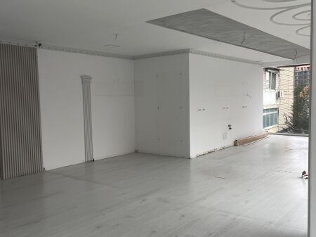 SHITET AMBIENT BIZNESI 72 M2 ZOGU I ZI 25.000.000 LEKE