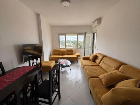 Shitet Apartament 1+1