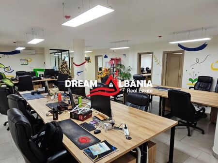 Locale Commerciale/Ufficio in Vendita nel centro di Shkodra (ID 4161094)