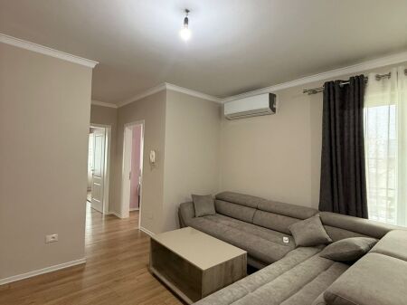 Jepet Apartament 2+1 me qera tek liqeni thate!