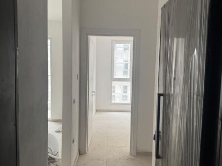 Shitet apartament 1+1 tek Universit City