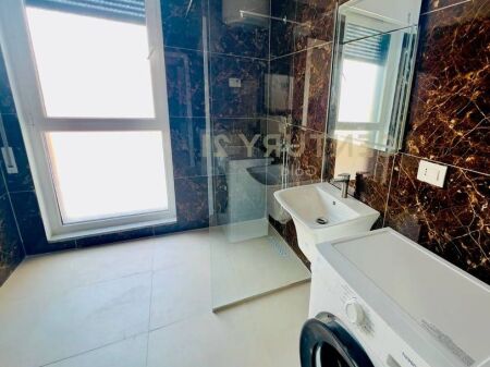 Appartamento2+1+2+2 posti auto in affitto a 5 maggio