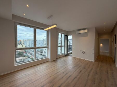Apartament 1+1 per qira tek Komuna e Parisit.
