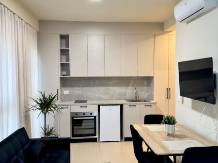 📣 QERA SUPER GARSONIERE 📍 Kompleksi Aura, Laprake 🛣️ Rruga "Dritan Hoxha" ✨