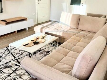 Shitet, Apartament 1+1, Vasil Shanto, Tiranë.