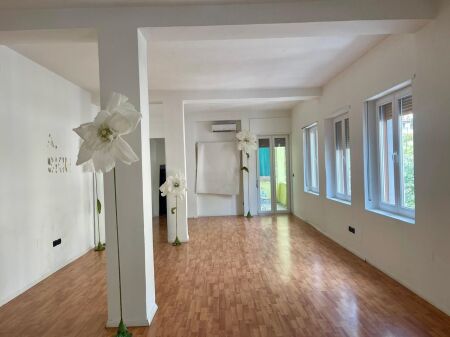 UFFICIO IN AFFITTO 71 M2 BLLOK 800 EURO