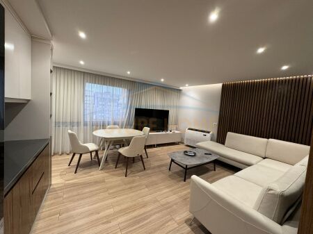 Shiten,2 apartamente 1+1/2+1,Rruga Isa Boletini