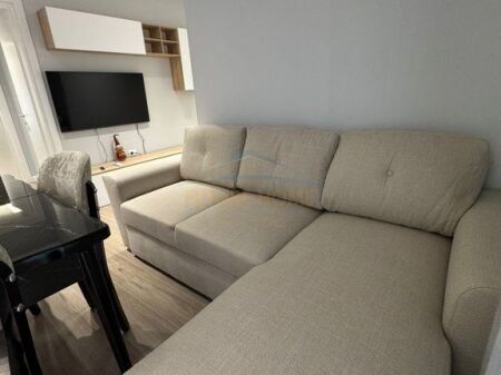 Affitto, Appartamento 2+1+Posto Auto, Scuola Rossa, Tirana 900 €