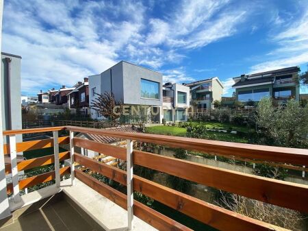 Vilë për Qira tek " Long Hill " Residence 3,000 € /Muaj