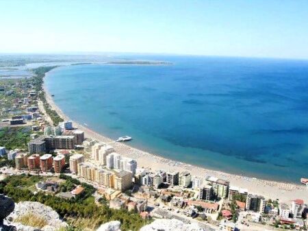 Very beautiful holiday apartment, fully furnished in Shëngjin near the sea