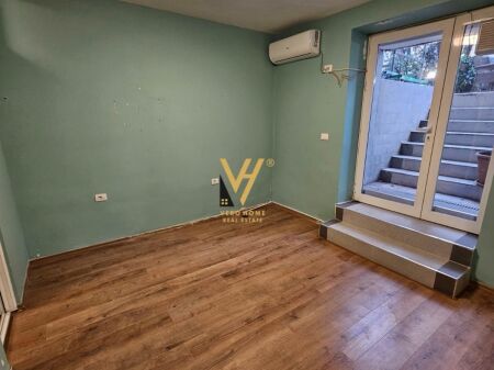 JEPET ZYRE 30 M2 ME QIRA TE BLV.GJERGJ FISHTA 35.000 LEKE