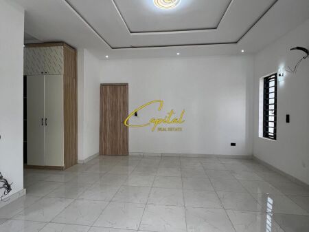 DYQAN ME QIRA 35 M2 21 DHJETORI 280.000 LEKE