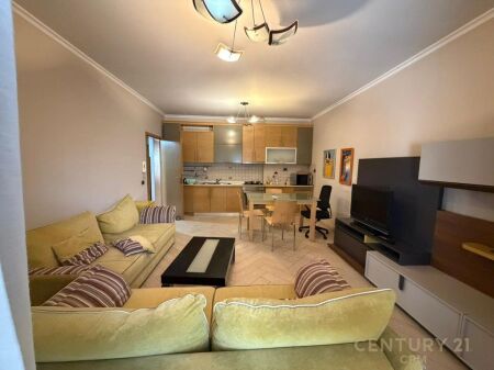 Pazari i Ri Shitet apartament 1+1