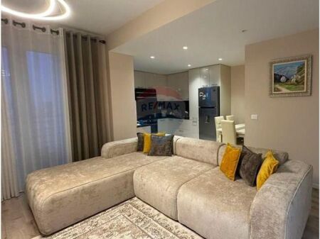 Appartamento 2+1 +2 in affitto in Via KAVAJES