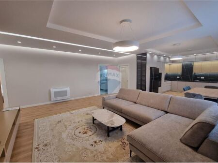 APPARTAMENTO 3+1+3+ 2 POSTI AUTO IN AFFITTO!