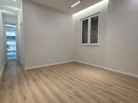 Appartamento 1+1 in vendita ad Astir