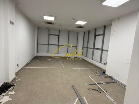 AMBIENT BIZNESI ME QIRA 90 M2 ASTIR 700 EURO