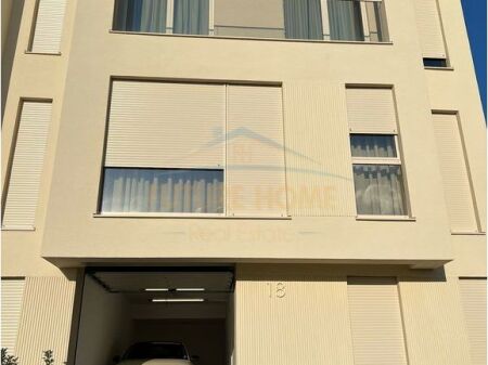 Qira, Vilë 3-kateshe, Aba Residence, Sauk